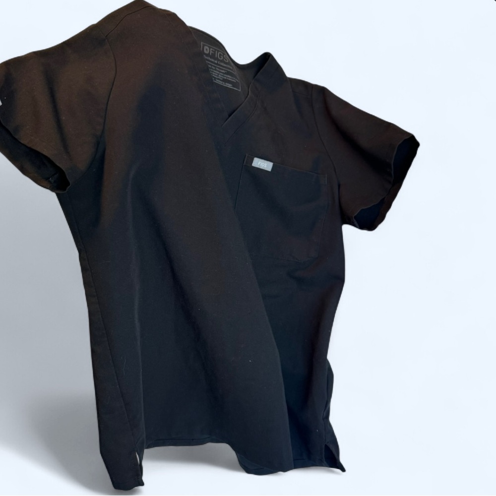 Figs Black V-Neck Scrub set Top and matching pants size medium gently used - Picture 2 of 9